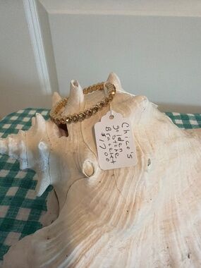 Chico’s stretch bracelet amber stone in gold